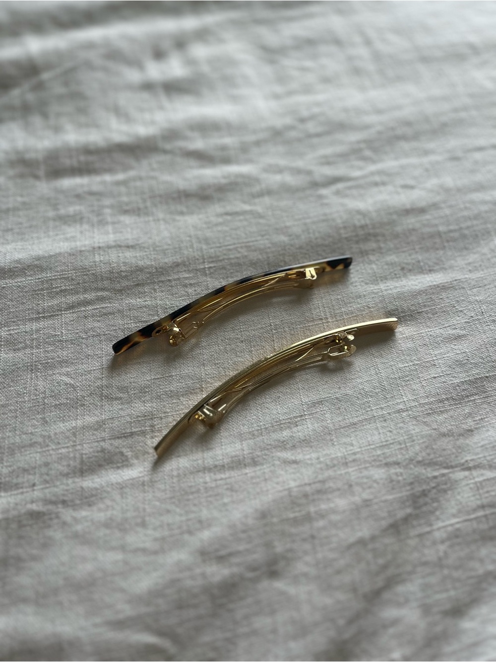 Tortoiseshell and Gold Hair Clip Set - Large / Oversized - Picture 4 of 5